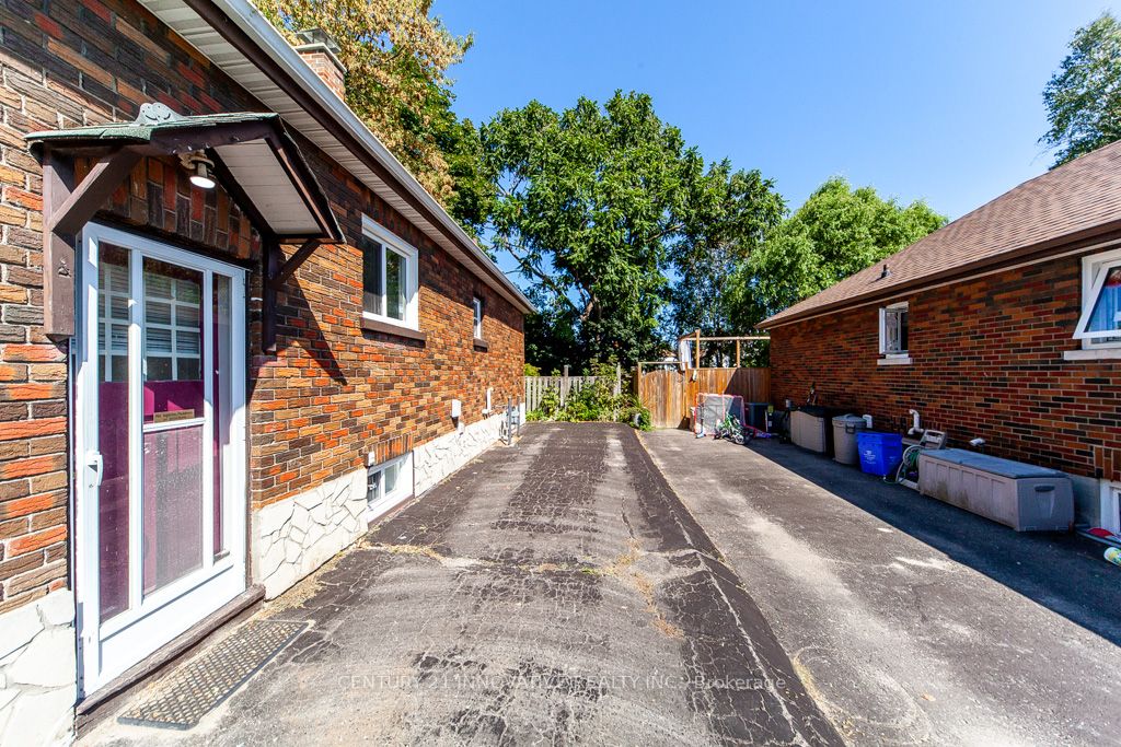 87 Cadillac Ave S