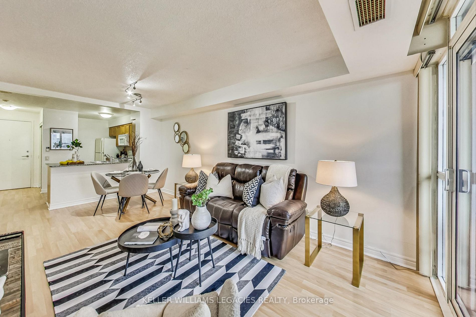 83 Borough Dr, #810