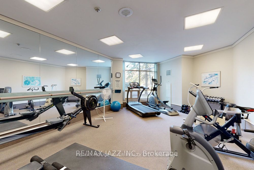 712 Rossland Rd E, #608