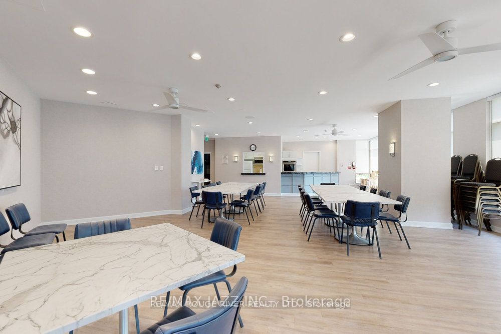 712 Rossland Rd E, #608