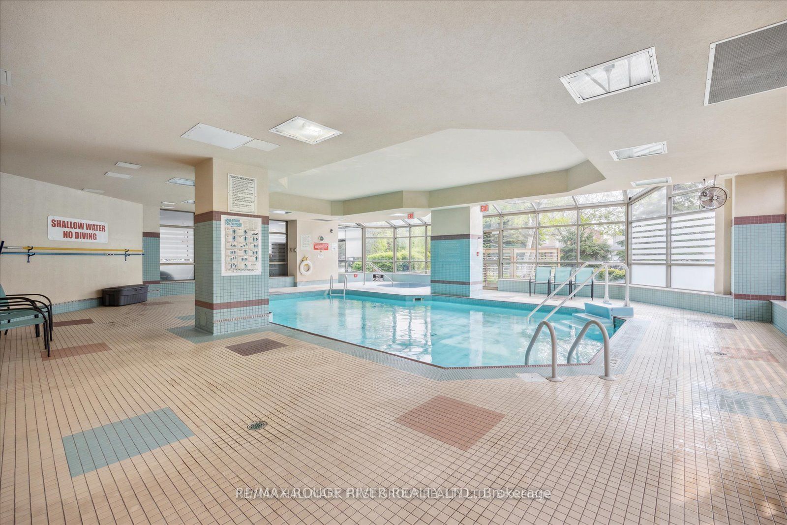 712 Rossland Rd E, #608