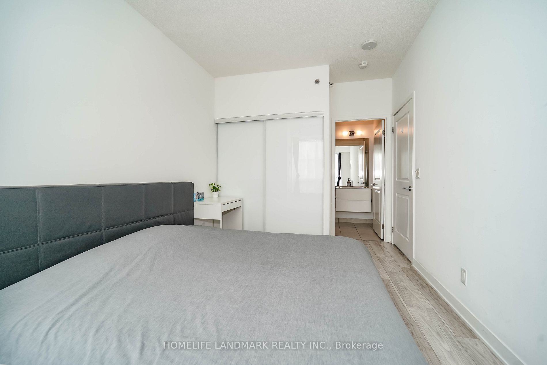 195 Bonis Avenue, #2012