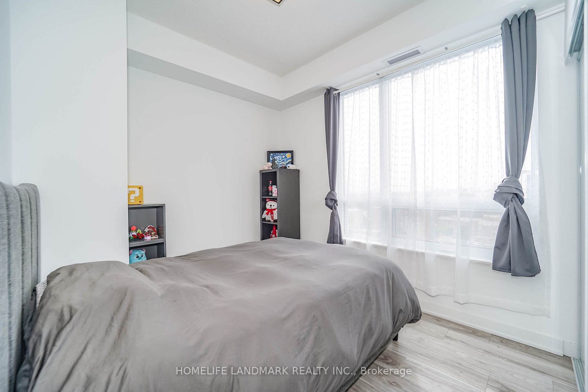 195 Bonis Avenue, #2012