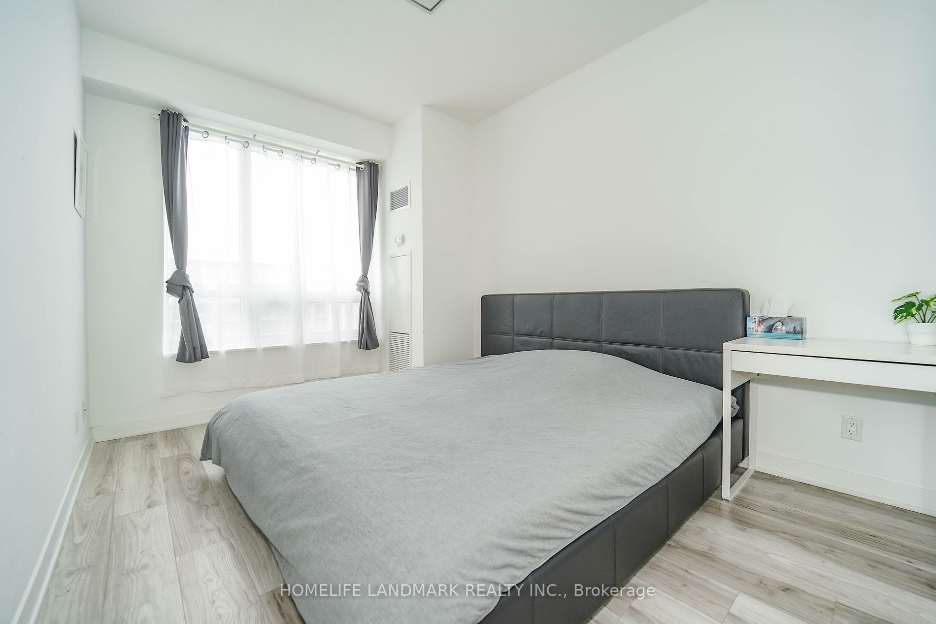 195 Bonis Avenue, #2012