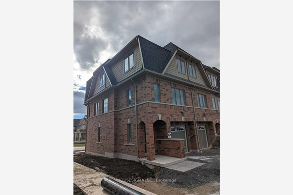 223 Royal Northern Path, Oshawa
