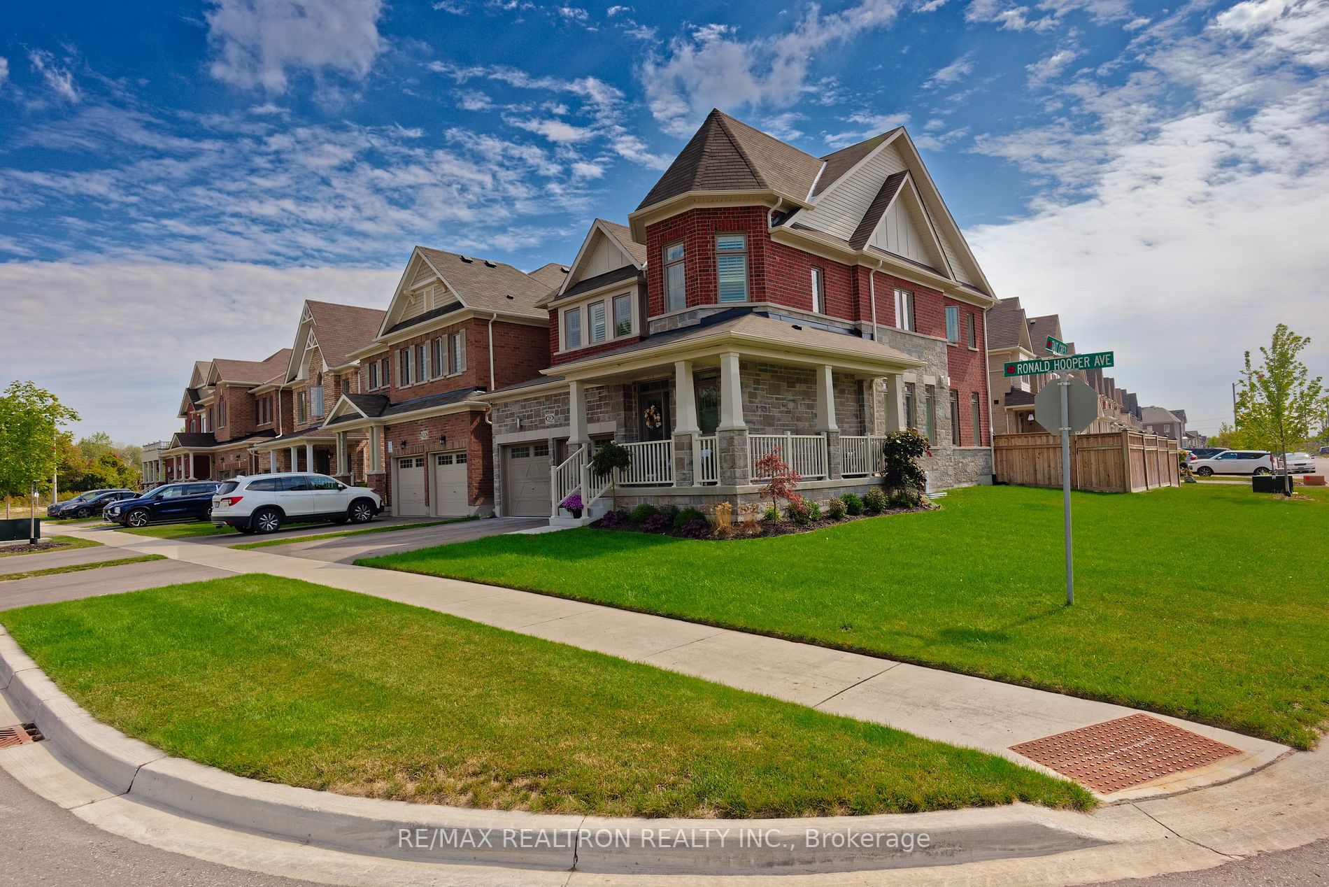 29 Ronald Hooper Ave, #Lower