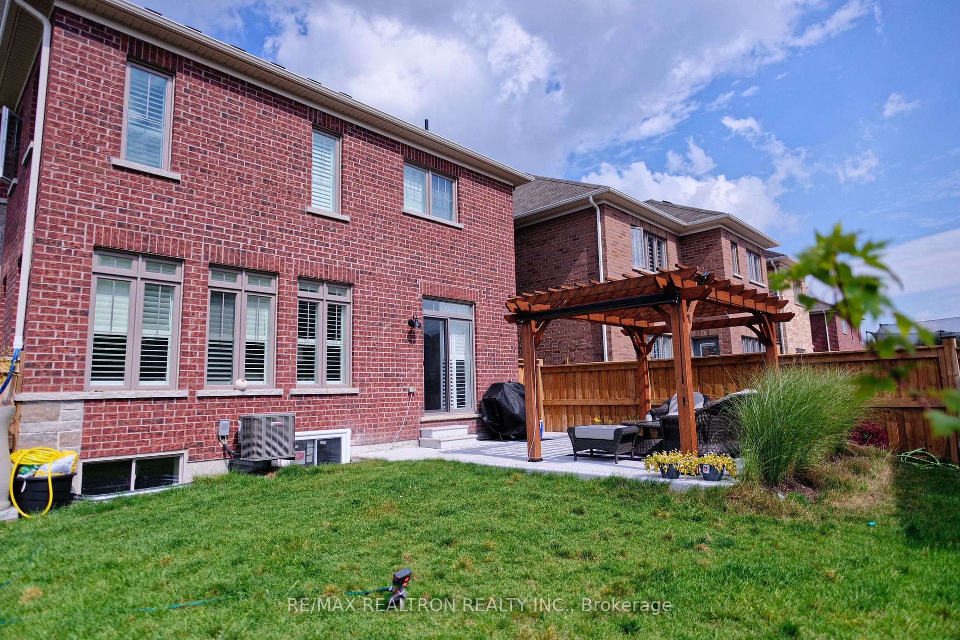 29 Ronald Hooper Ave, #Lower