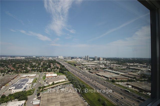 125 Village Green Sq, #3812