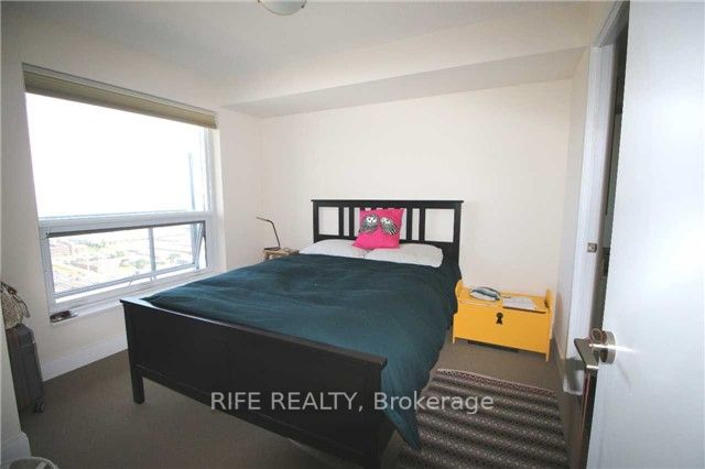 125 Village Green Sq, #3812