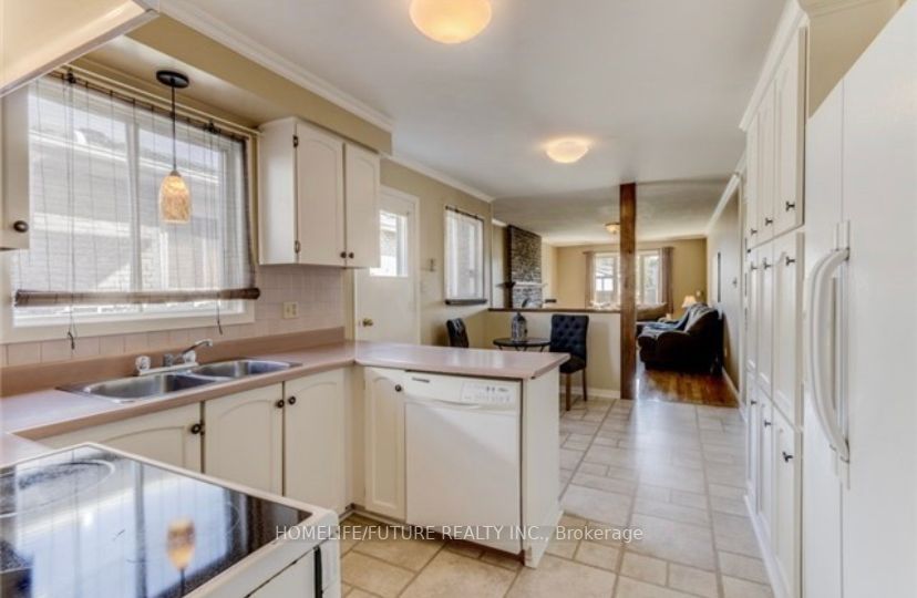 884 Sorrento Ave