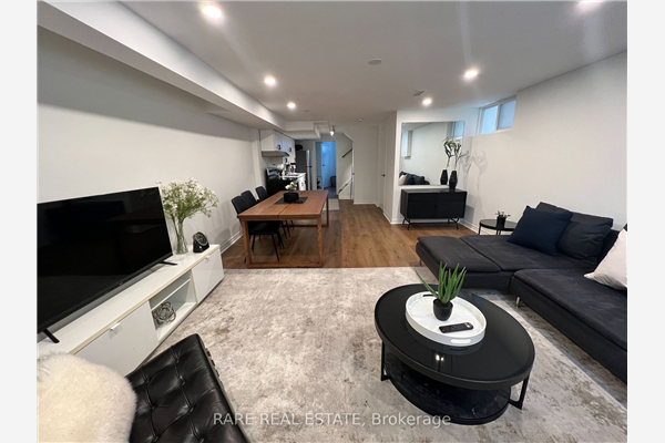 295 Kenilworth Ave, Toronto