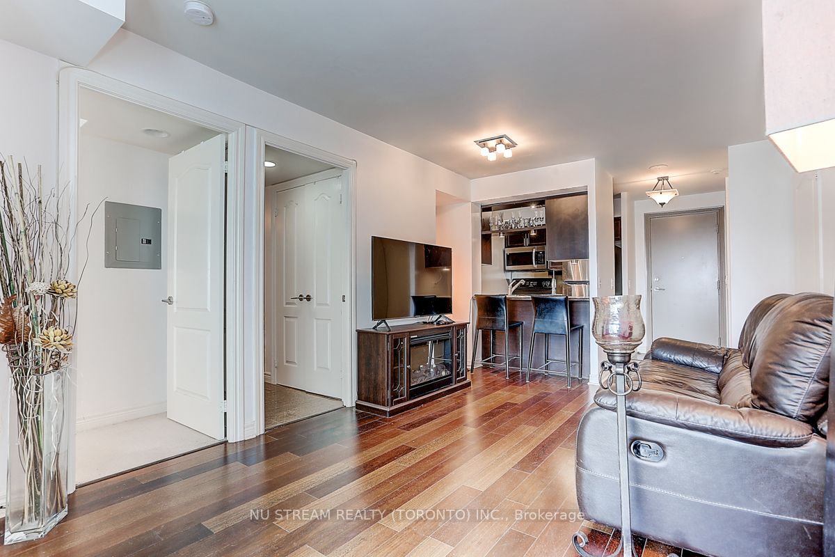 60 Town Centre Crt, #1206