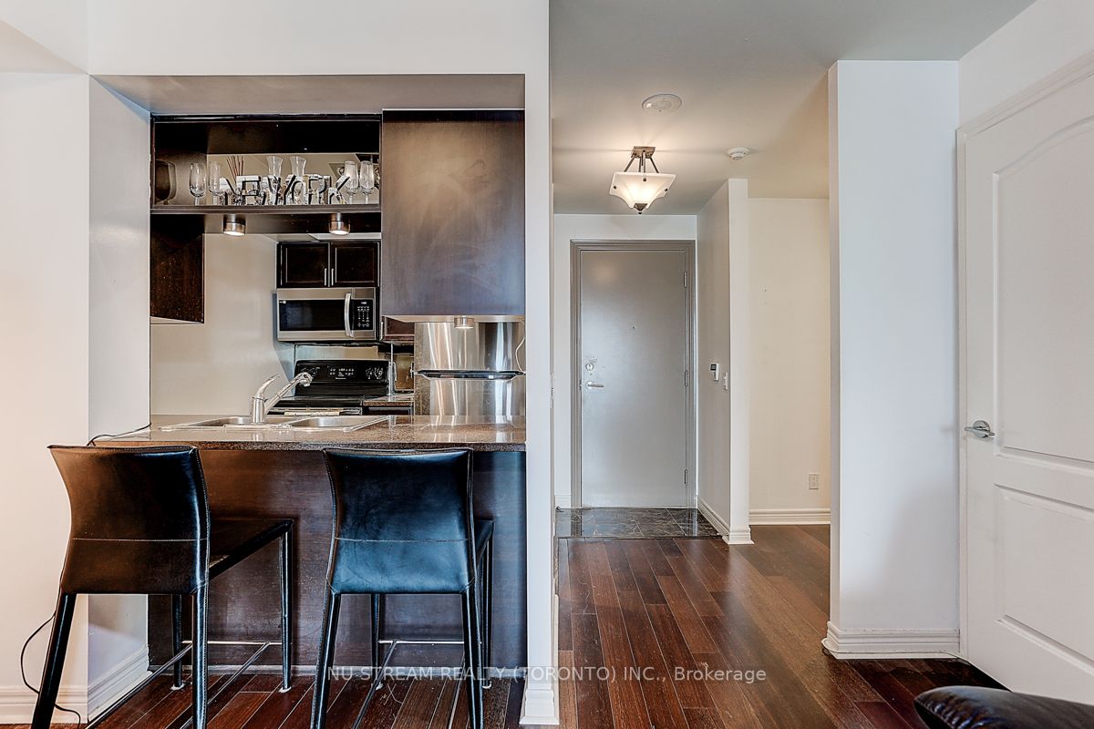 60 Town Centre Crt, #1206