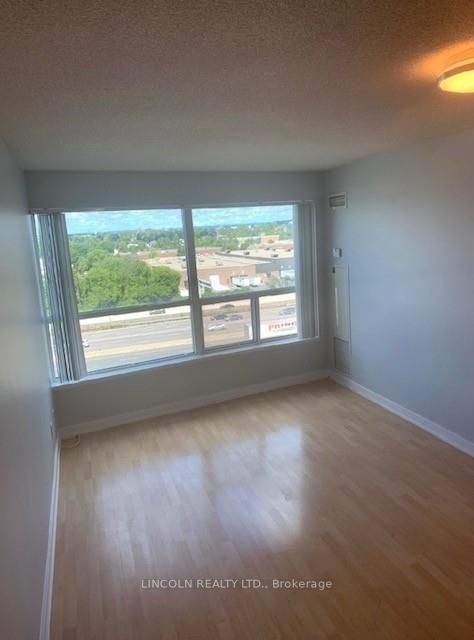 36 Lee Centre Dr, #815