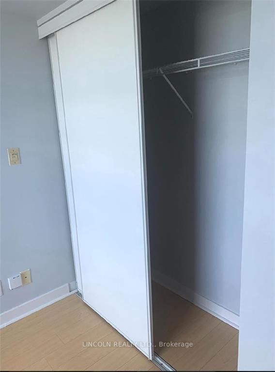 36 Lee Centre Drive, #815