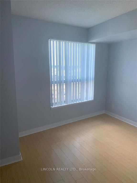 36 Lee Centre Drive, #815