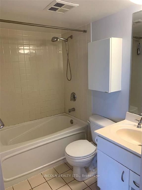 36 Lee Centre Drive, #815
