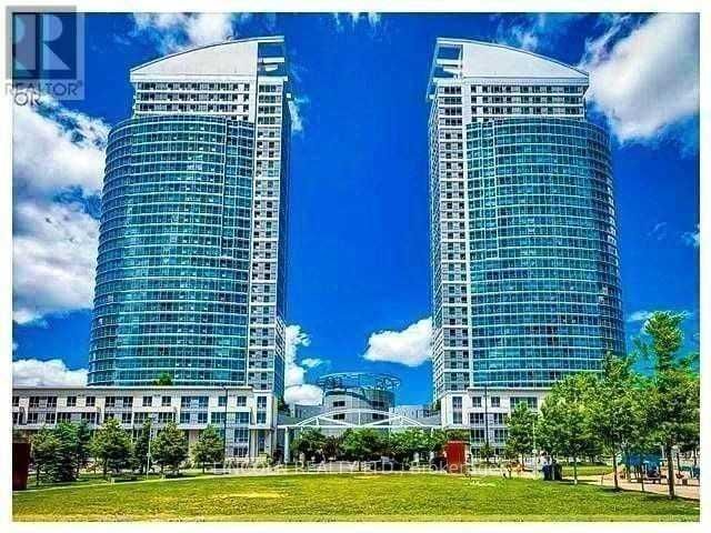 36 Lee Centre Dr, #815