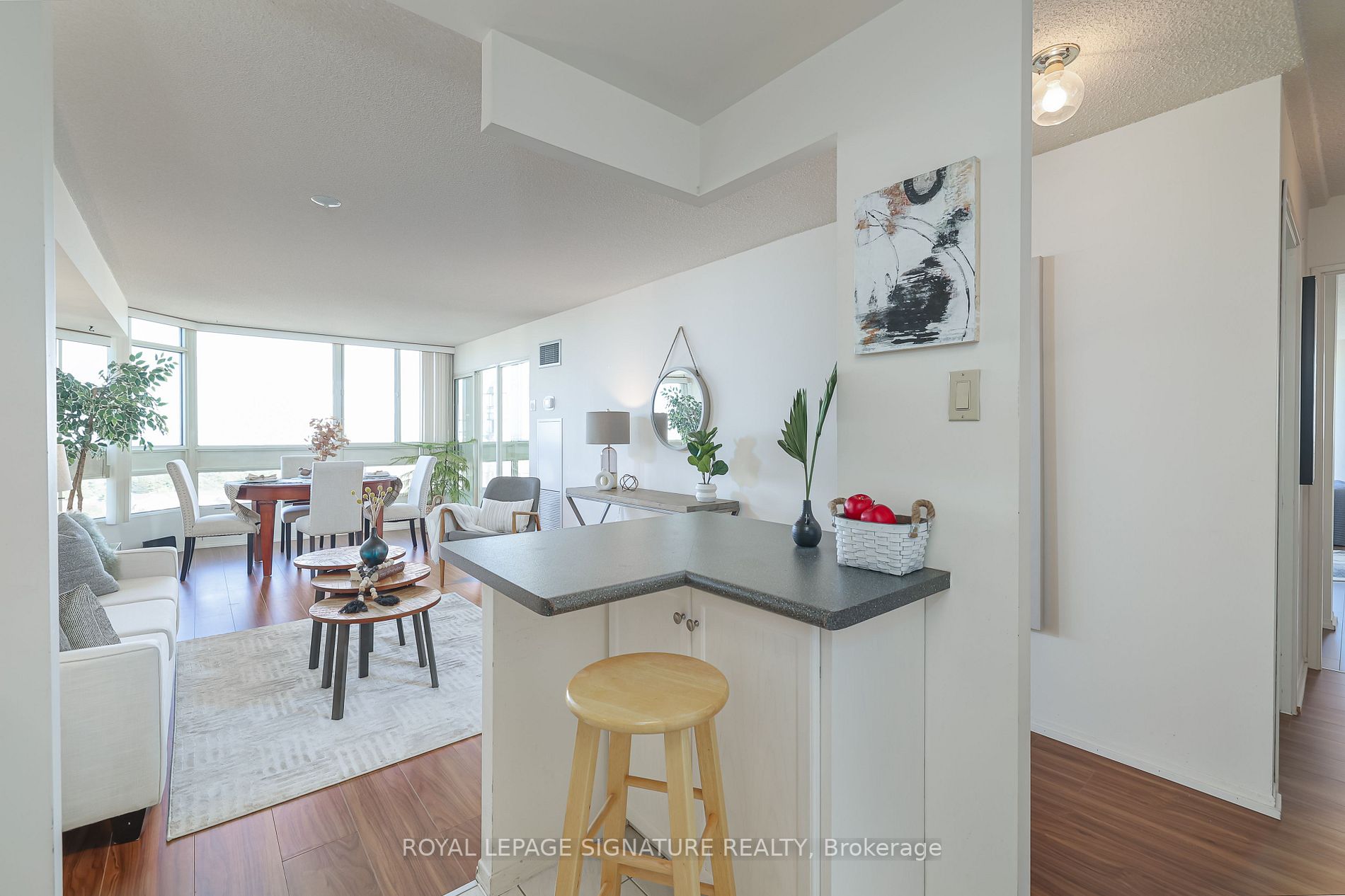 3231 Eglinton Ave E, #1701