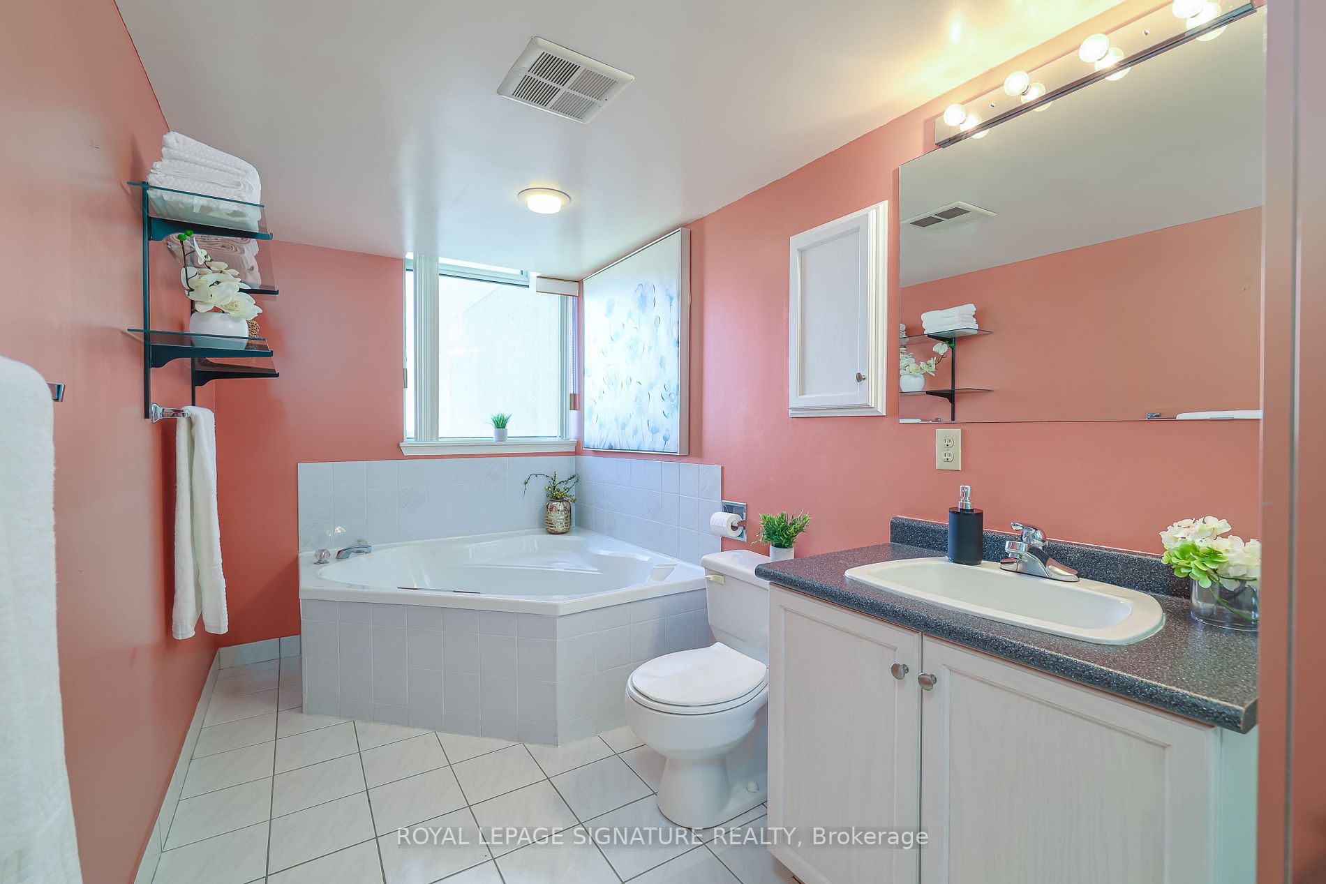 3231 Eglinton Ave E, #1701