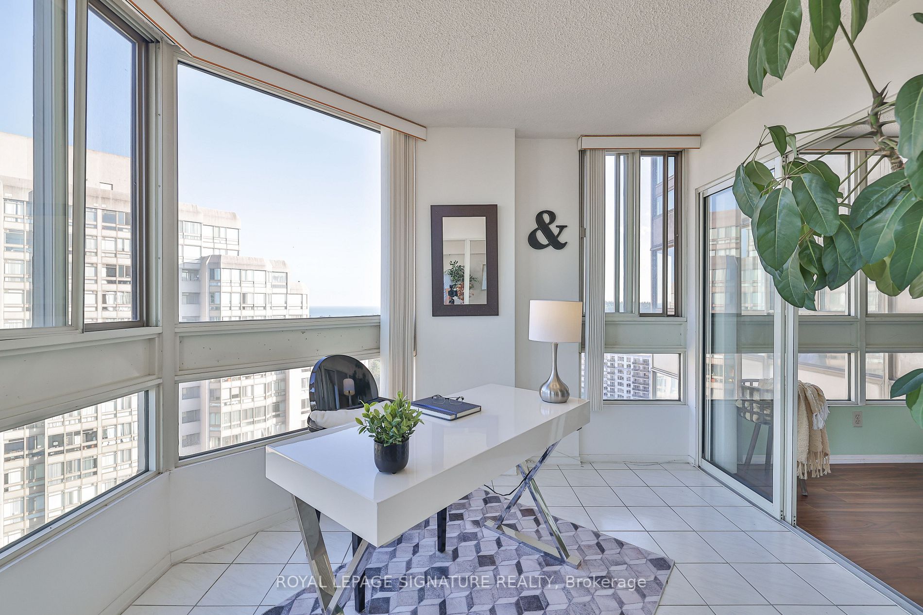 3231 Eglinton Ave E, #1701