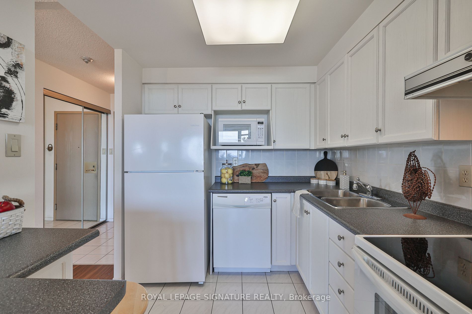 3231 Eglinton Ave E, #1701