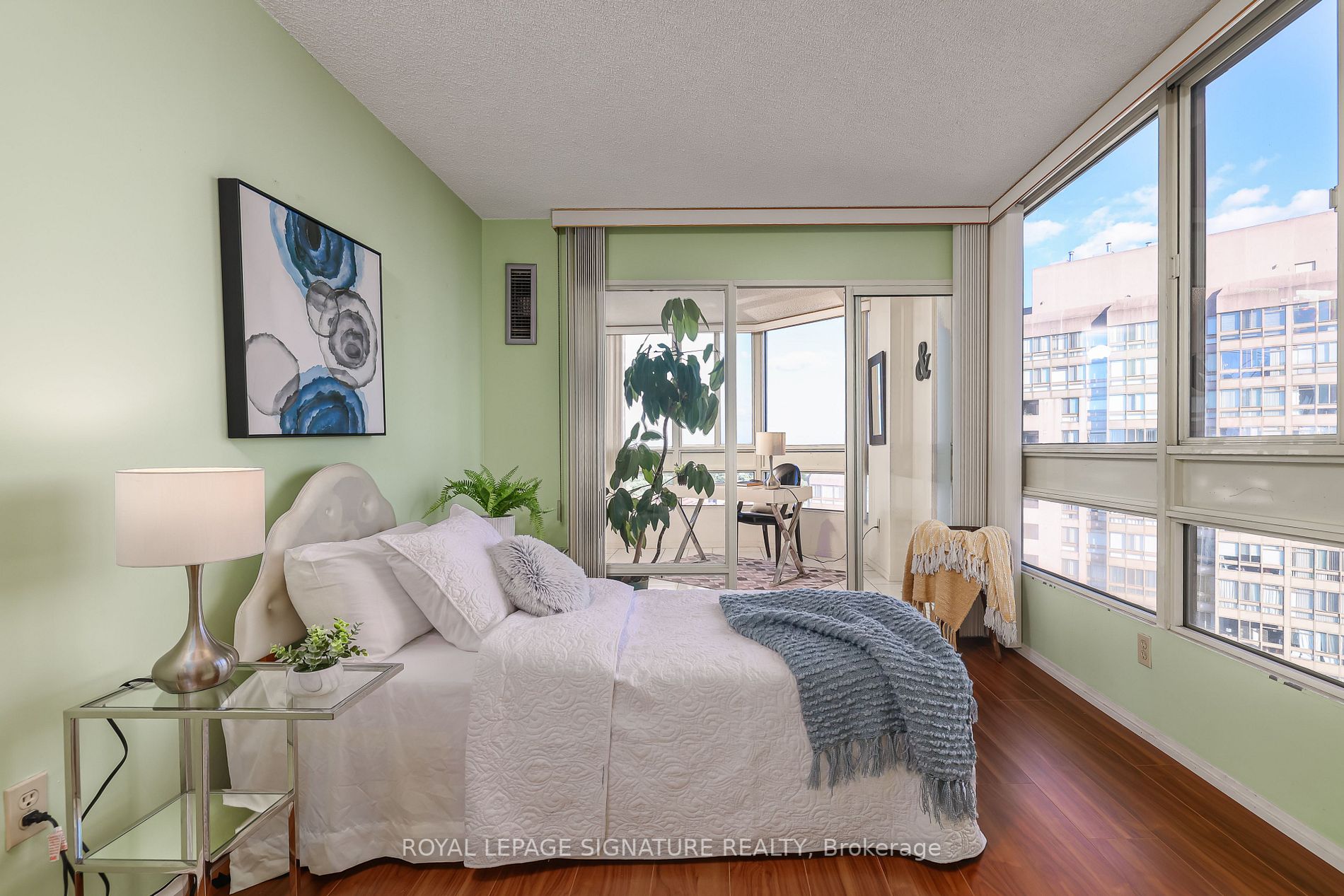 3231 Eglinton Ave E, #1701