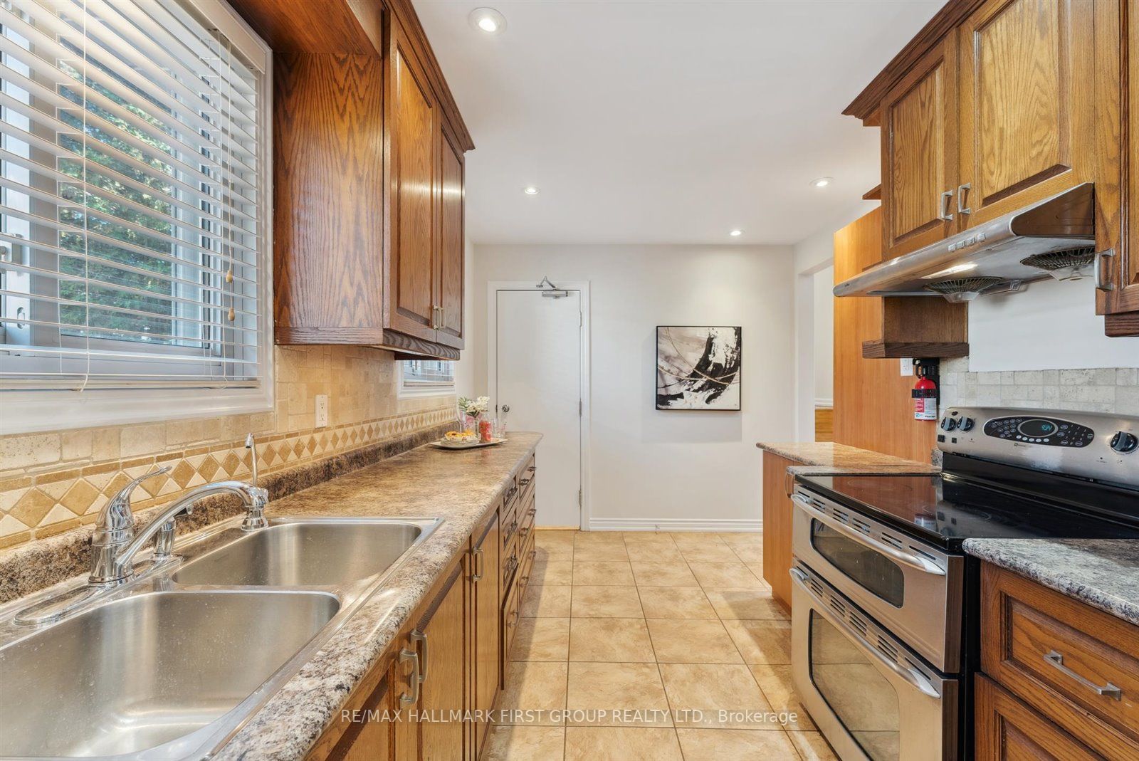 687 Balaton Ave
