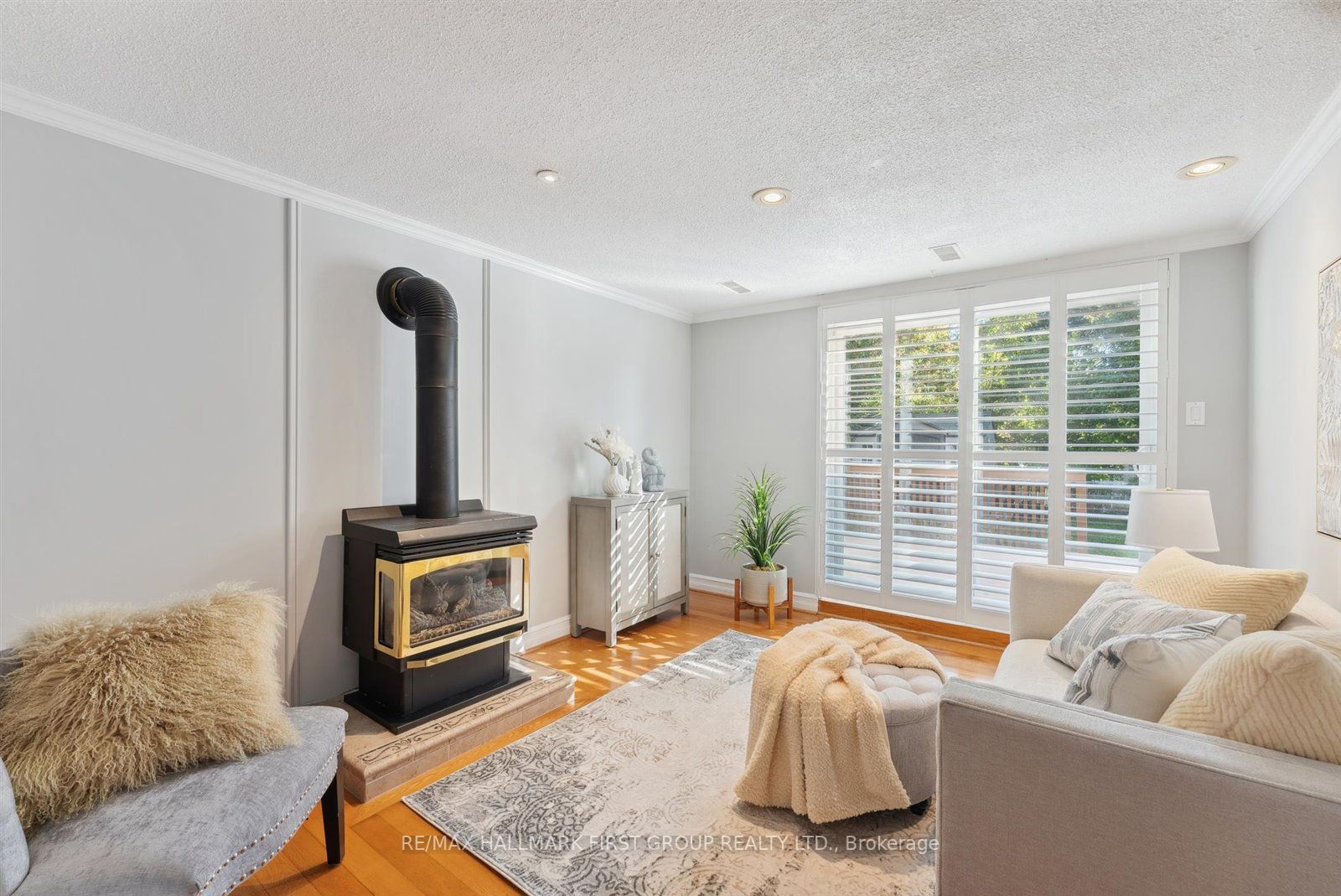 687 Balaton Ave