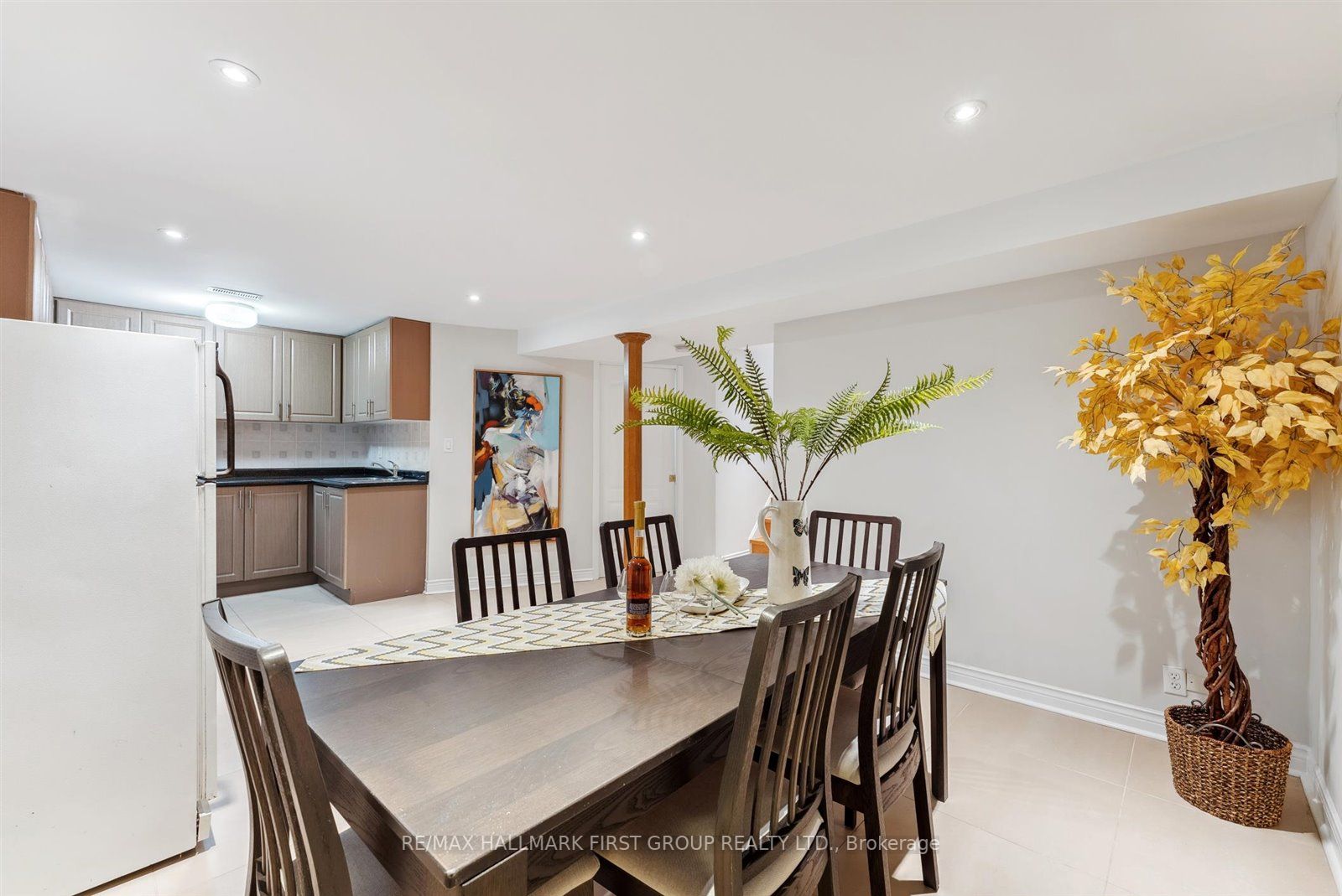 687 Balaton Ave