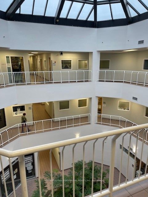 658 Danforth Ave, #408