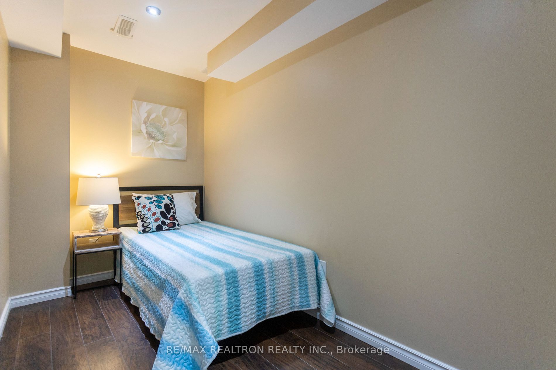 37 Angier Cres