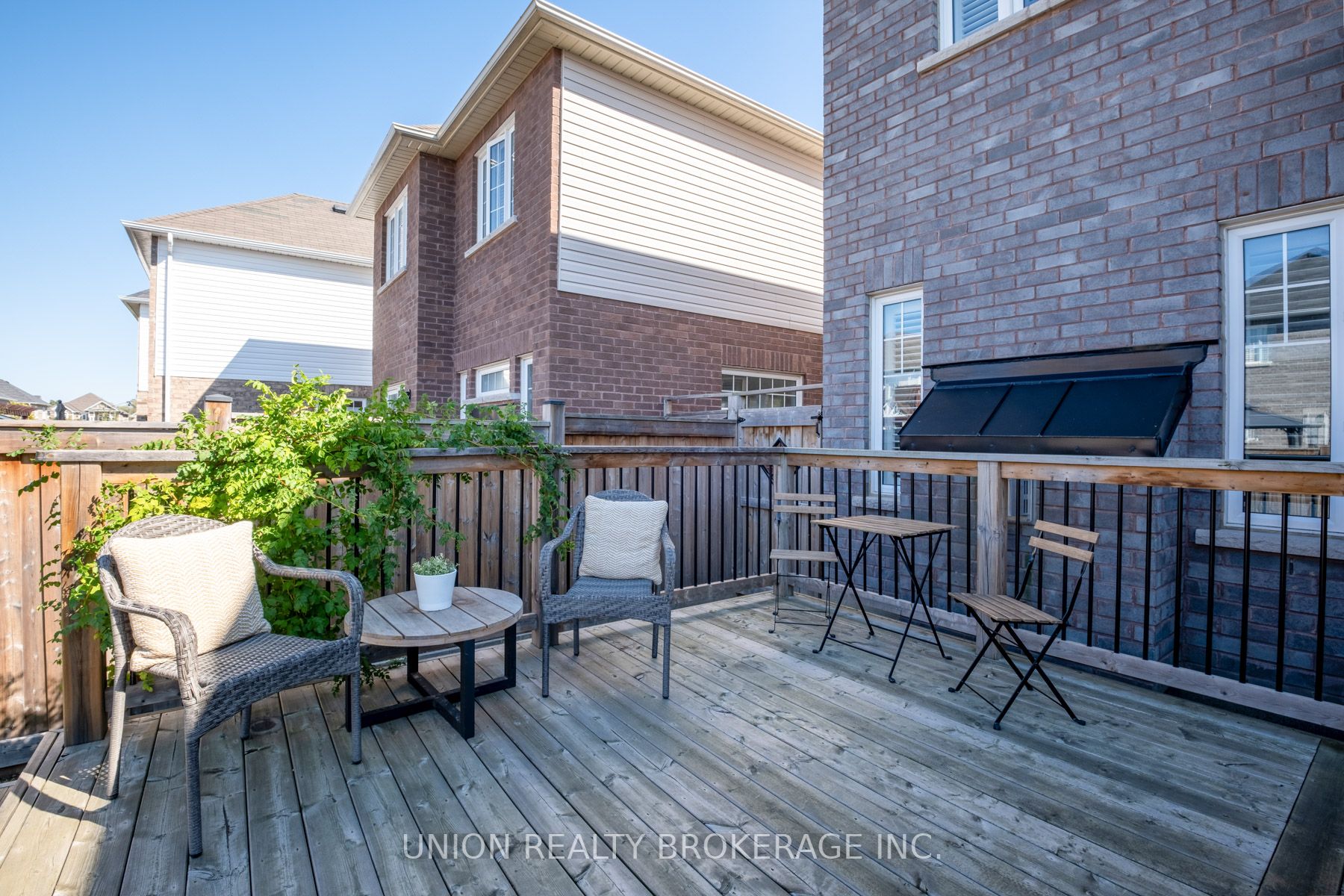 32 Mccourt Dr