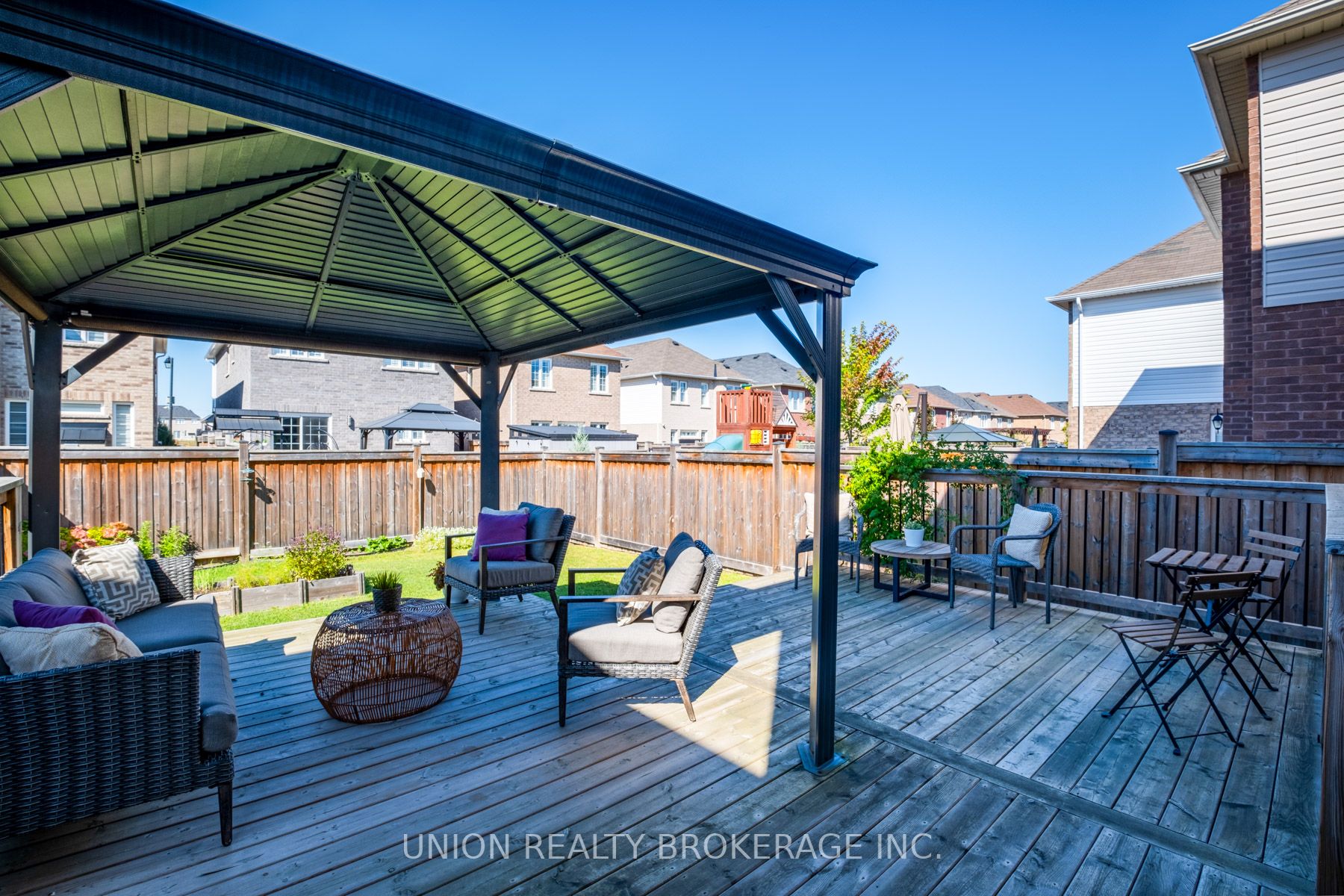 32 Mccourt Dr