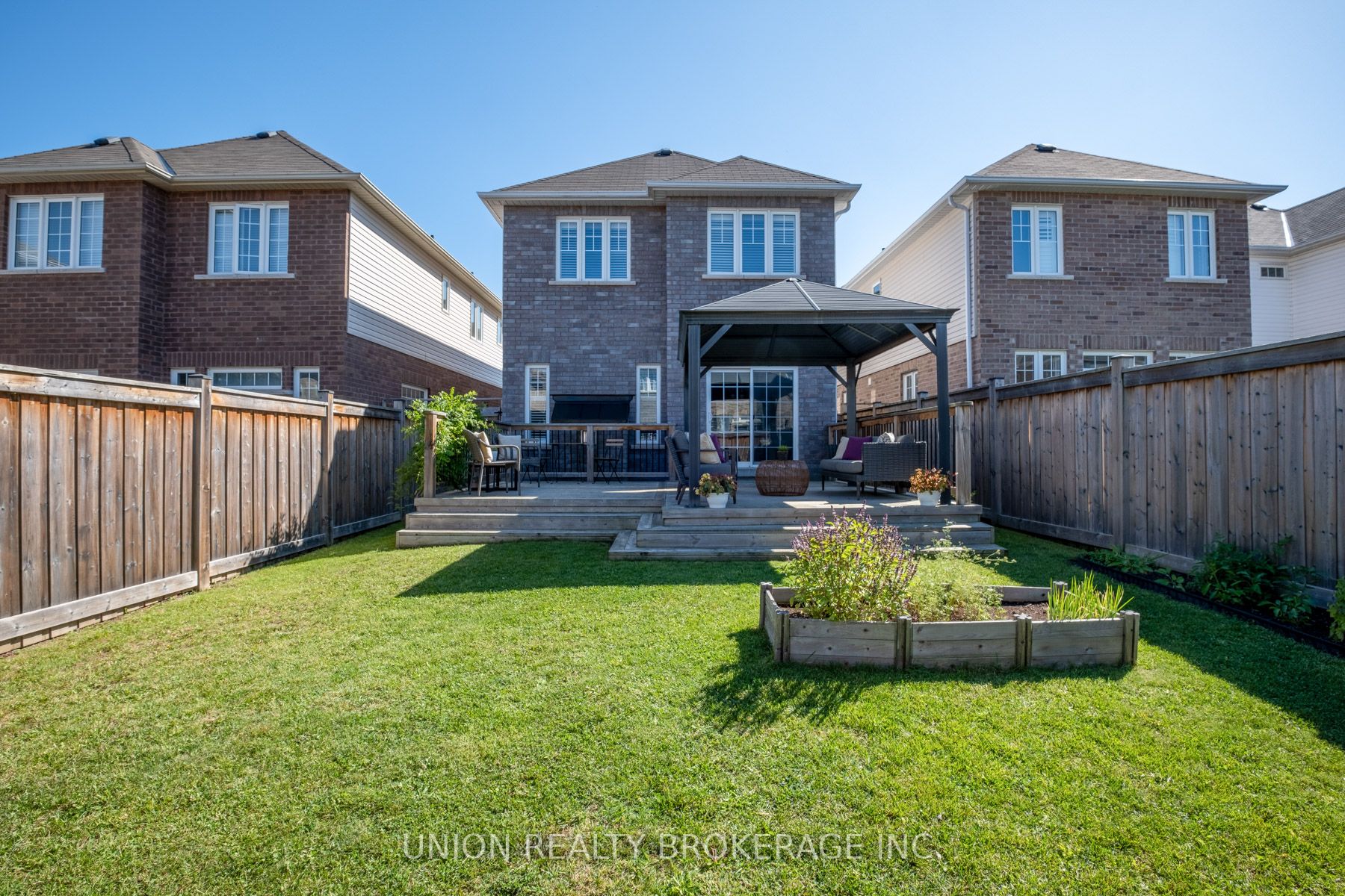 32 Mccourt Dr