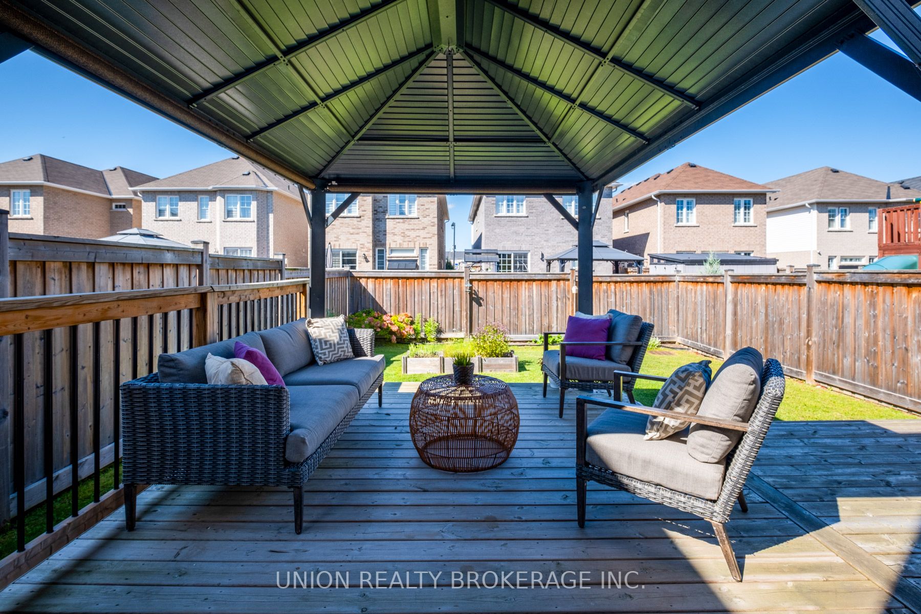 32 Mccourt Dr