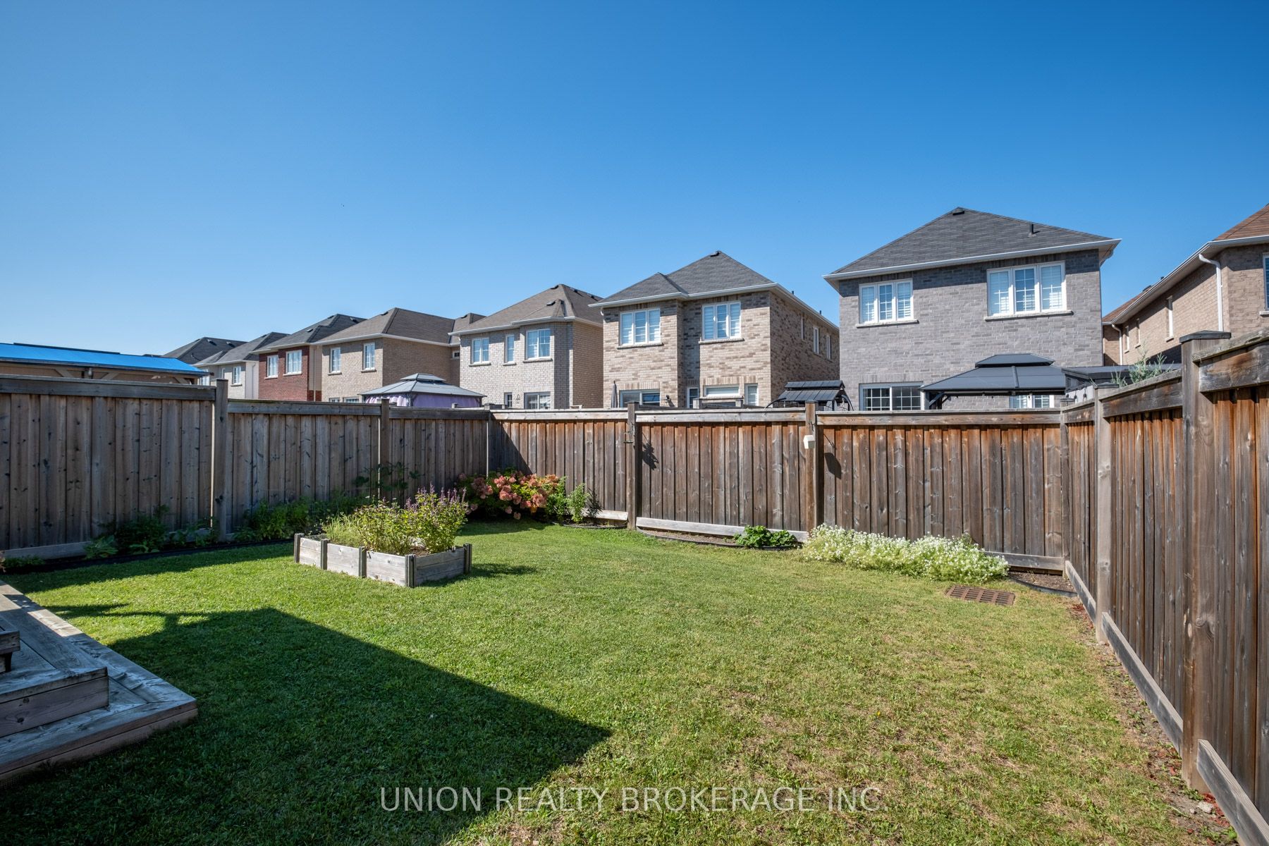 32 Mccourt Dr