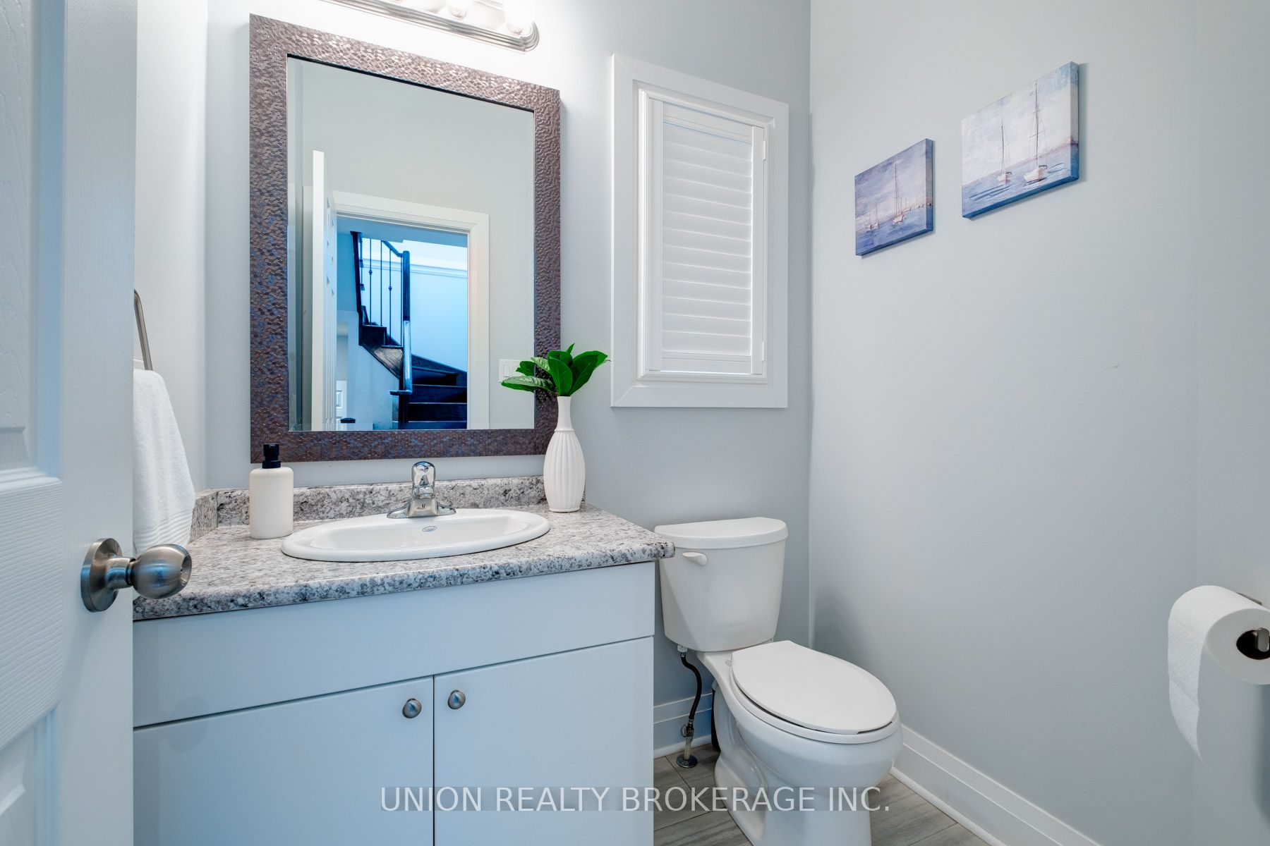 32 Mccourt Dr