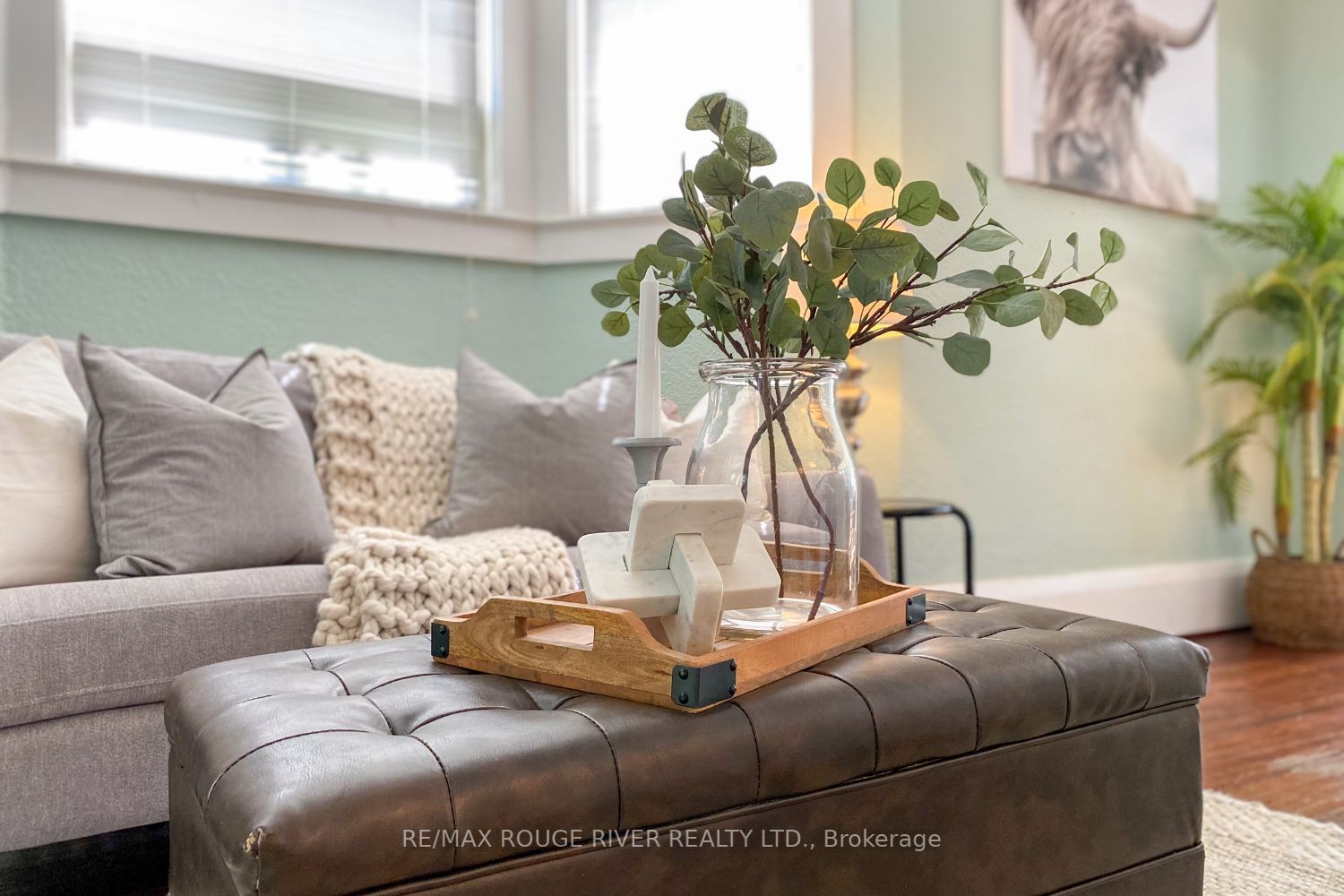 469 Simcoe St N