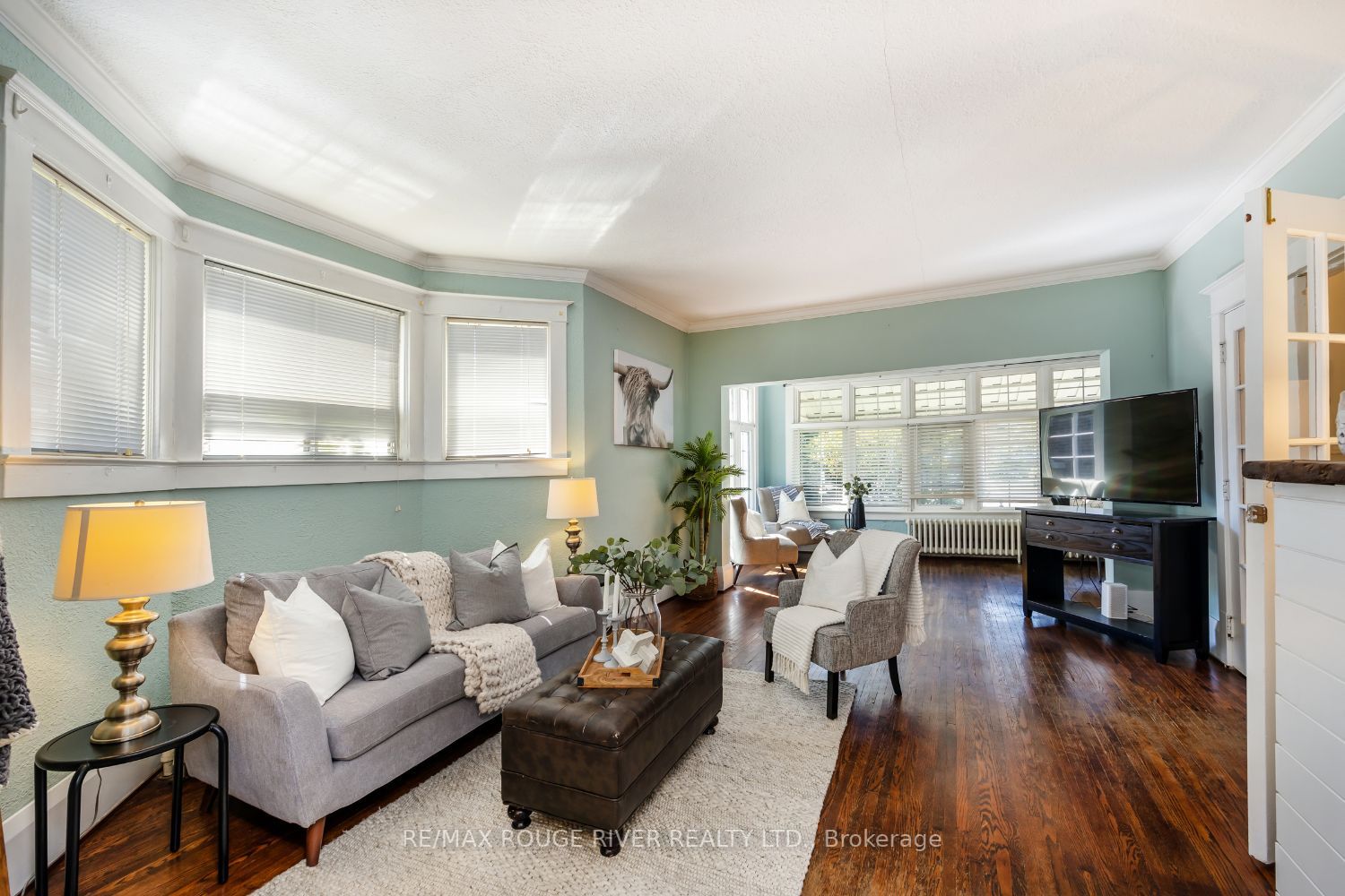 469 Simcoe St N