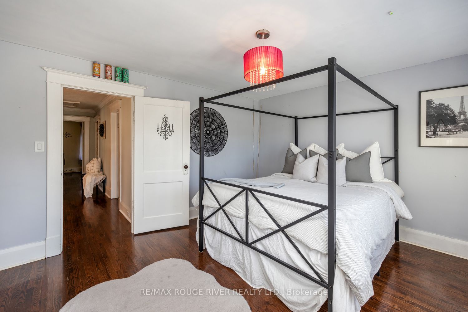 469 Simcoe St N
