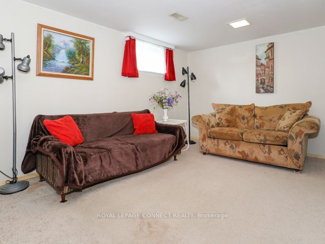 4 Sundance Cres, #Basemen