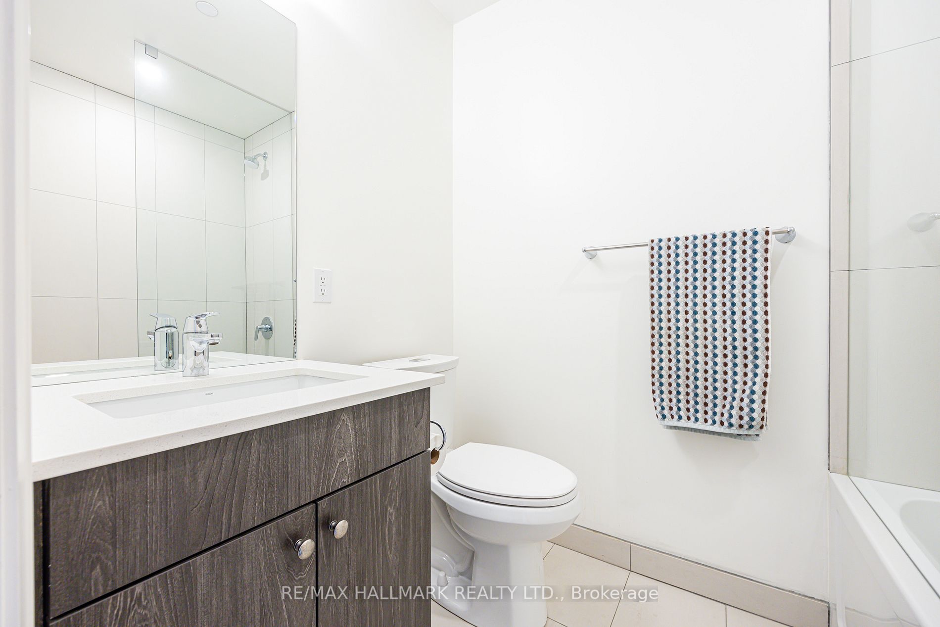 365 Beech Ave, #401
