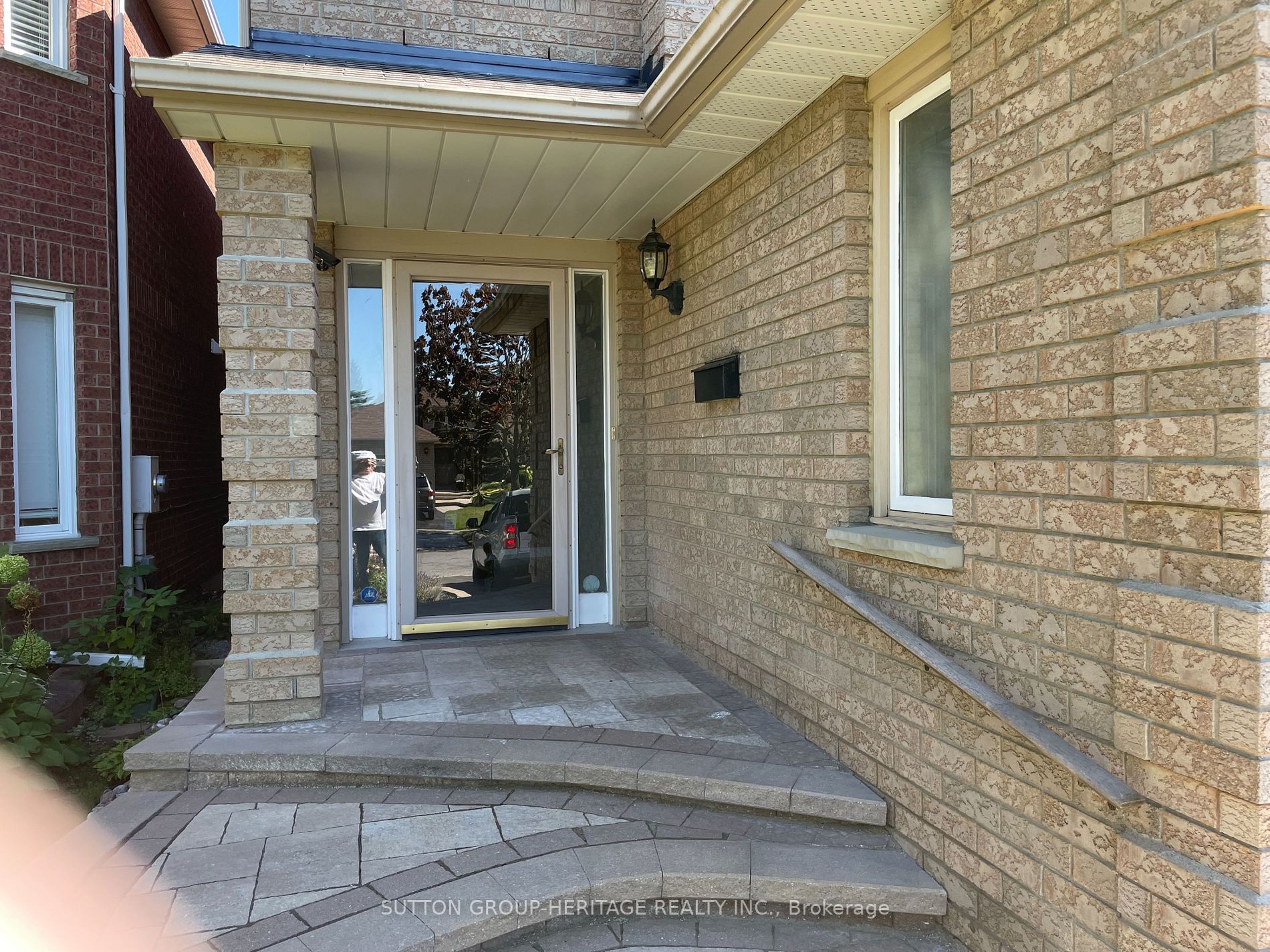 65 Fieldcrest Ave