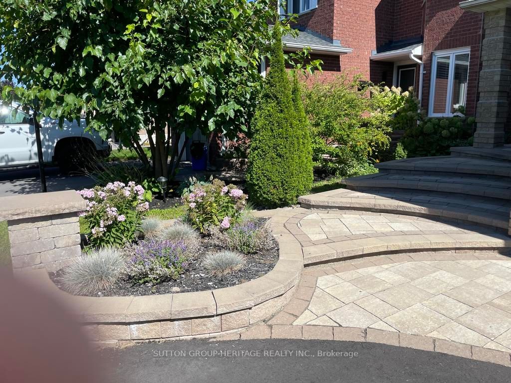 65 Fieldcrest Ave