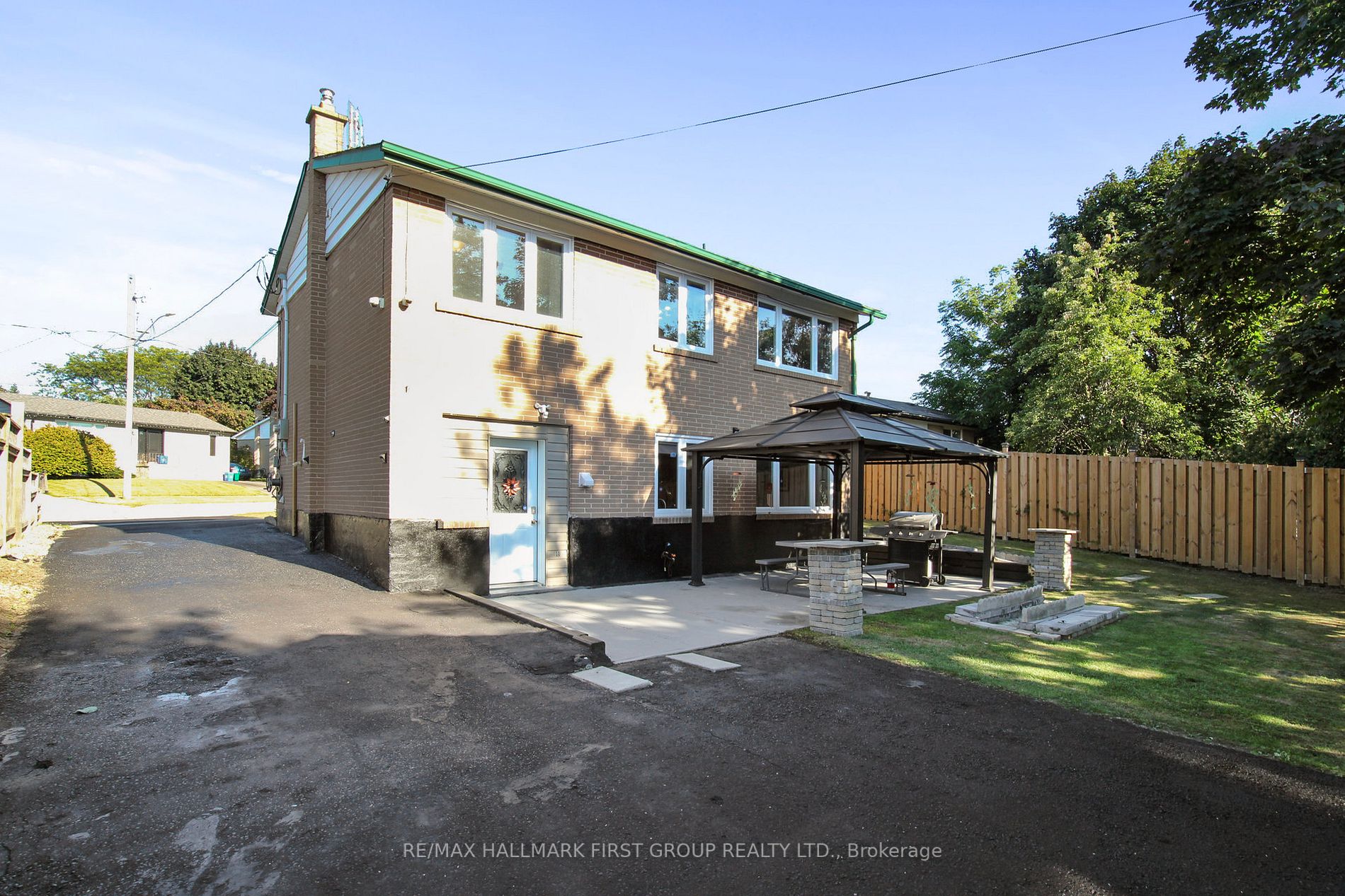 913 Greenwood Cres