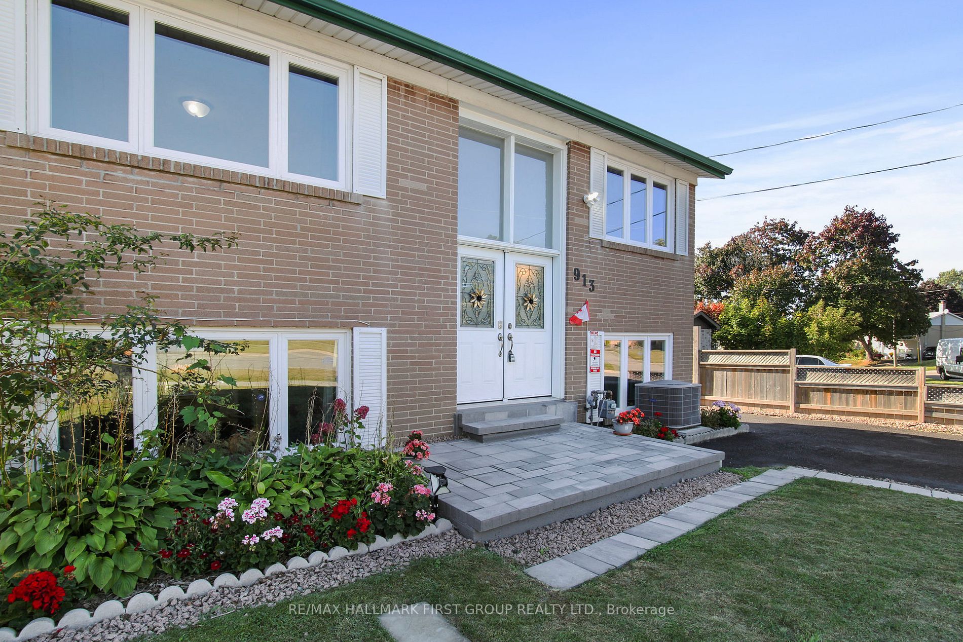 913 Greenwood Cres