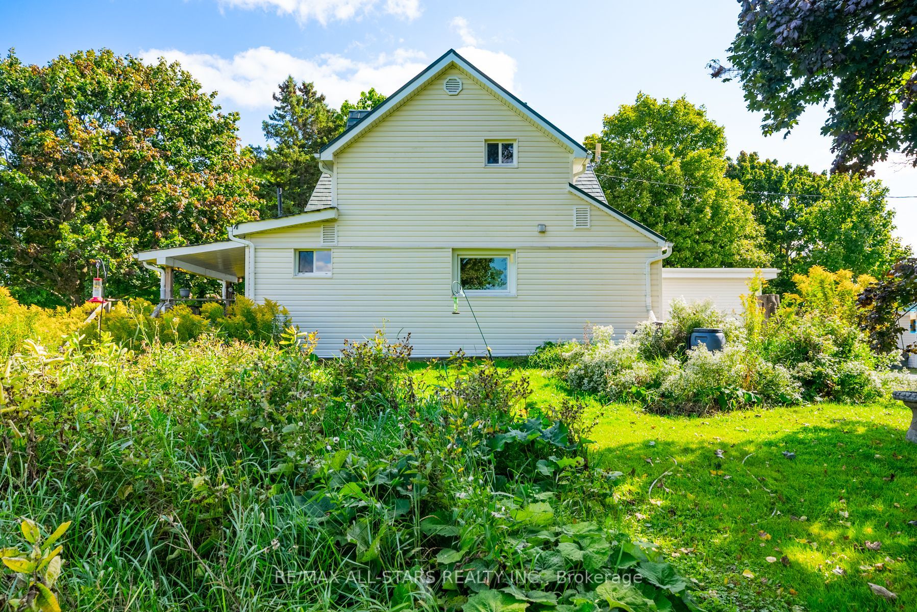 1686 Coates Rd W