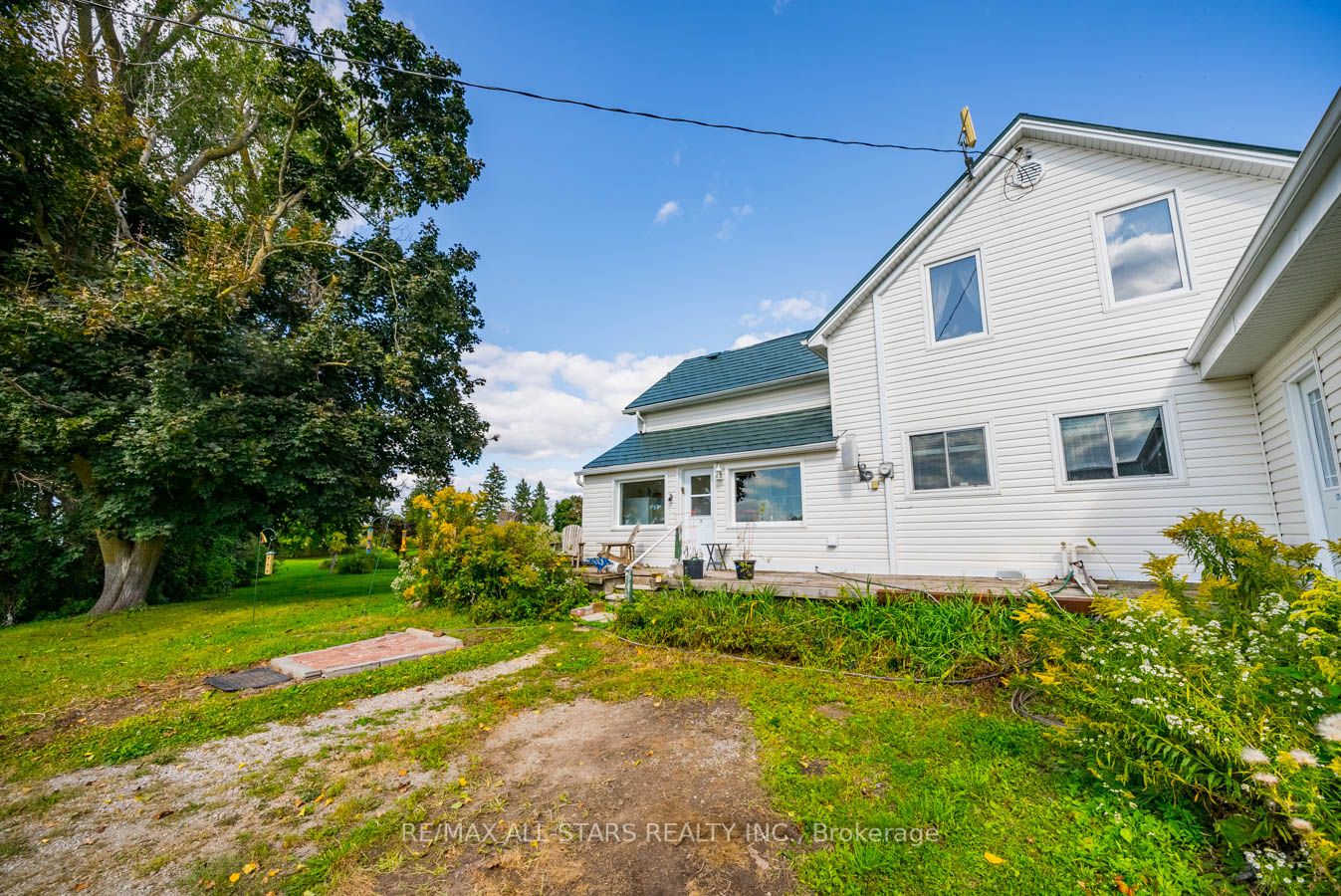 1686 Coates Rd W