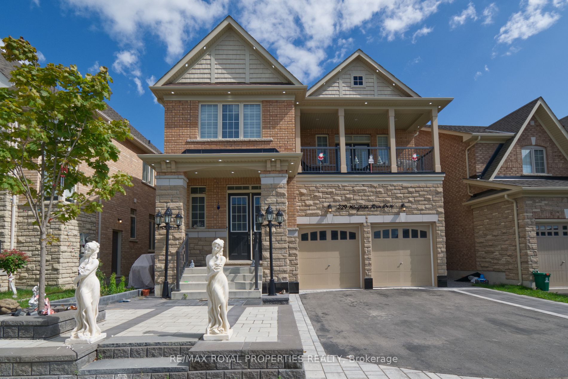 329 Windfields Farm Dr W